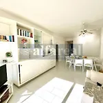 Sunset, Terrazza Vista Mare E 2 Posti Auto! By Alfareal شقة