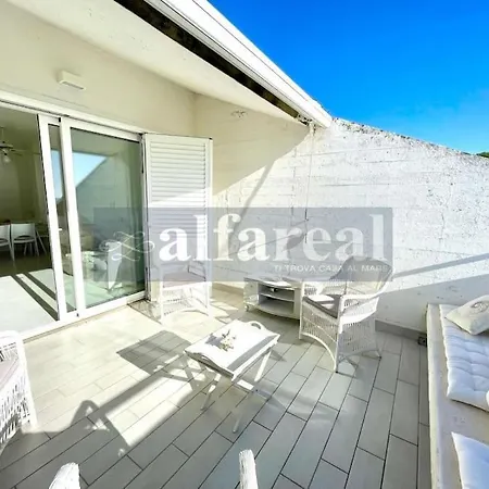 شقة Sunset, Terrazza Vista Mare E 2 Posti Auto! By Alfareal *
